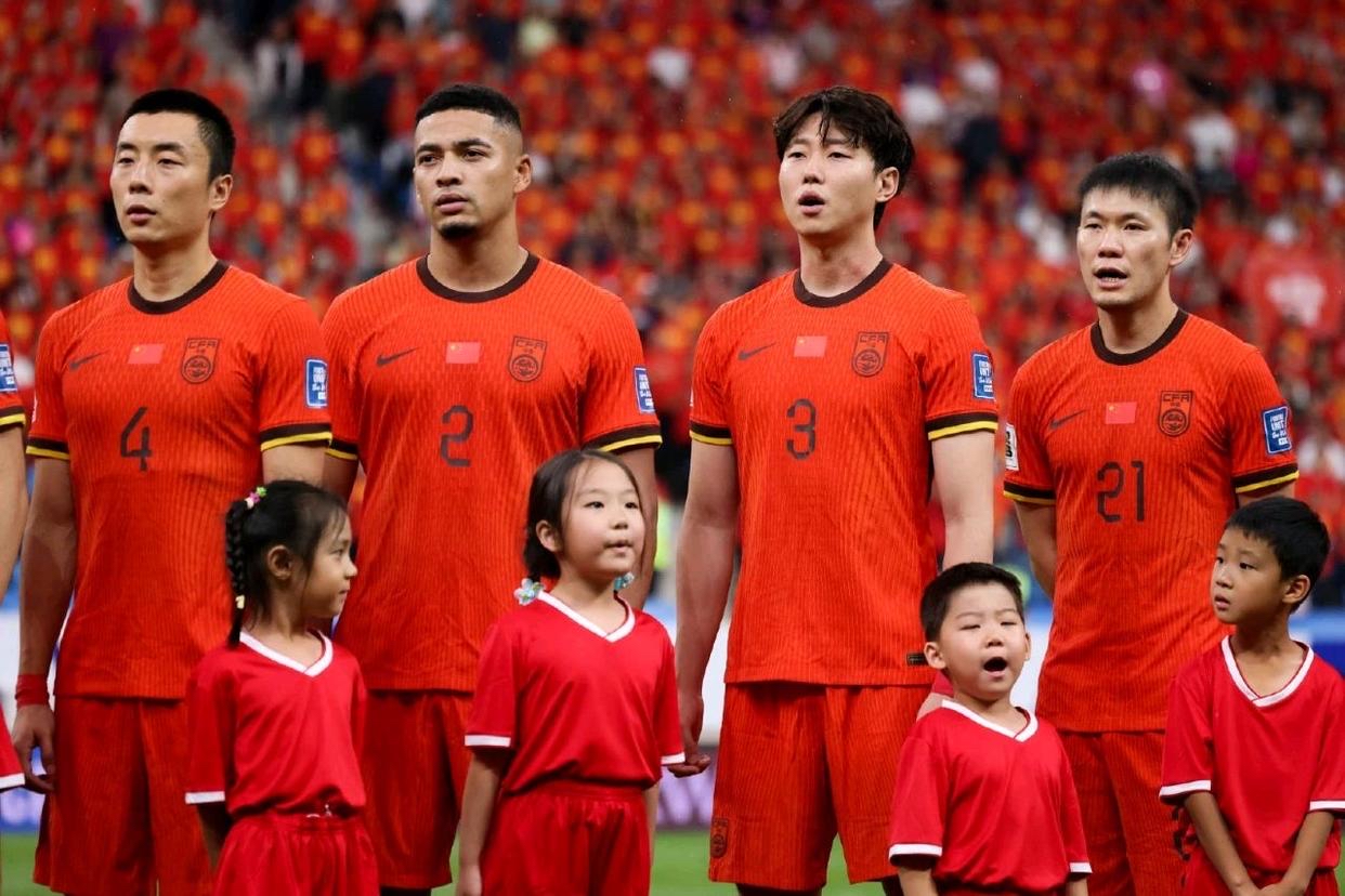 奇异果体育-包含网球小组赛焦点战：东海迅豹队淘汰对手泰山巨龙队，外线火力全开。韧性与执行并存的词条